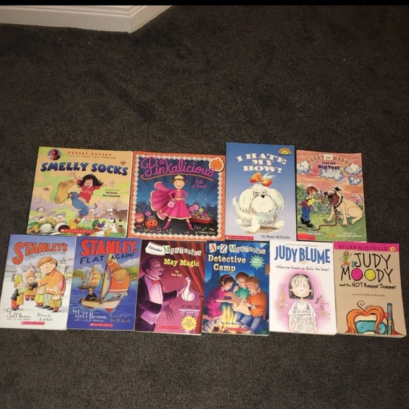 Scholastic Other - Scholastic Books Bundle